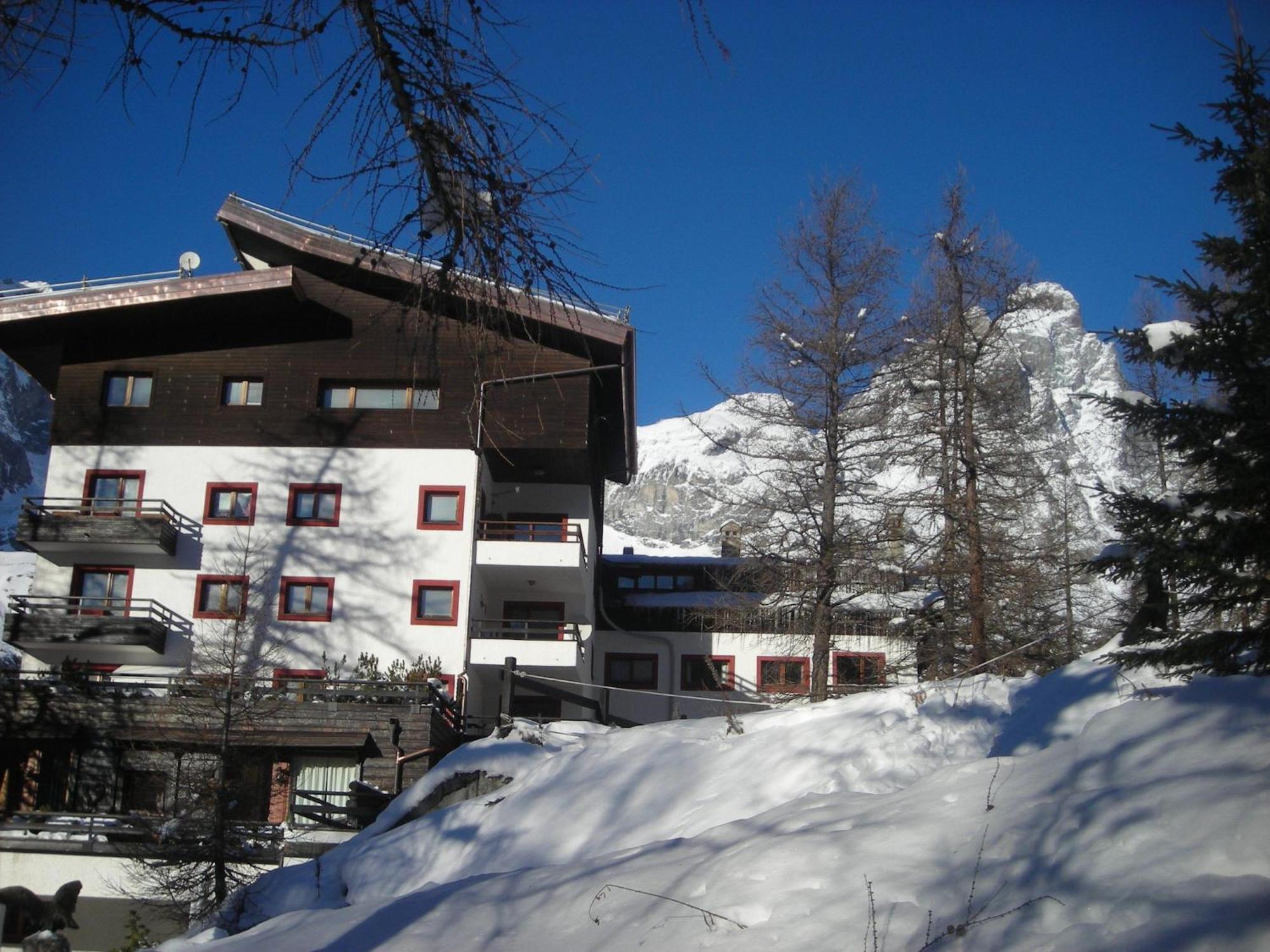 Contemporary Apartment In Breuil Cervinia Near Ski Area Экстерьер фото