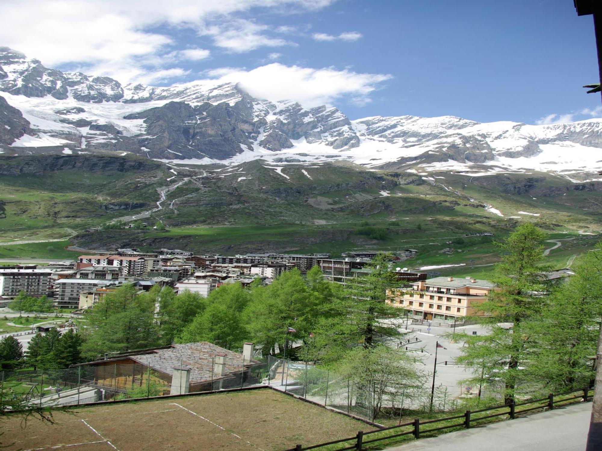 Contemporary Apartment In Breuil Cervinia Near Ski Area Экстерьер фото