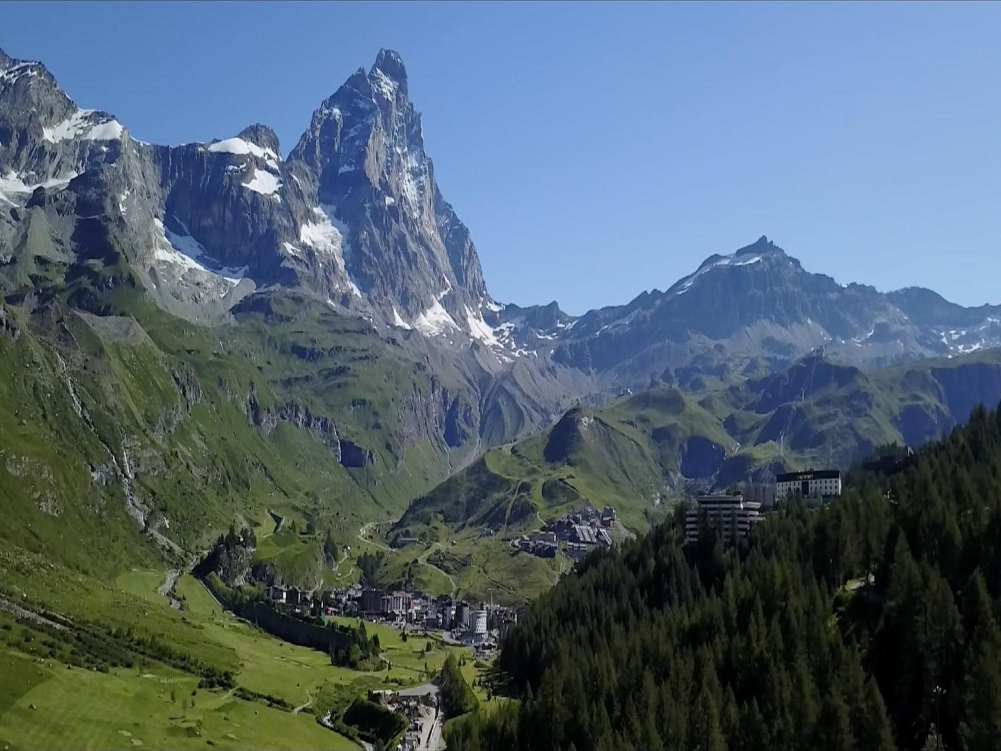 Contemporary Apartment In Breuil Cervinia Near Ski Area Экстерьер фото